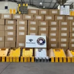 Receita apreende mais de 3 mil smartphones transportados com nota fiscal falsa no Paraná