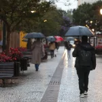 Prepare o guarda-chuva: fim de semana será chuvoso em todo o Paraná