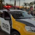 A Policia Militar de Prudentópolis cumpre mandado de prisão