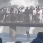 Homem pula nas Cataratas do Iguaçu para pegar celular